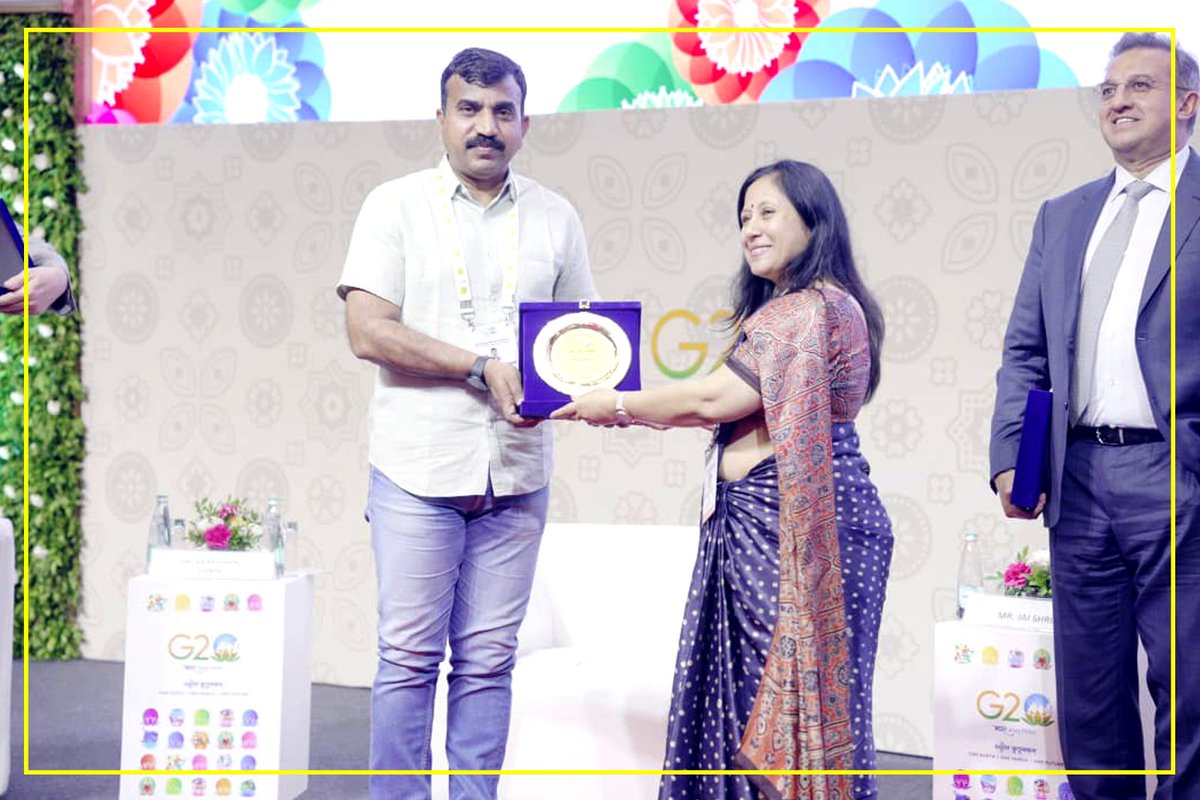 SahyadriFarms's tweet photo. Our Hon.CMD participated in panel discussion held in Hyderabad on occasion of G20-2023 summit. He put his opinion on transformation in Agriculture through Farmer own value chain, also shared Sahyadri Farms Journey.
#sahyarifarms #SeedingGoodness #sahyadripeople #sahyadrians https://t.co/eTu7XunCH0