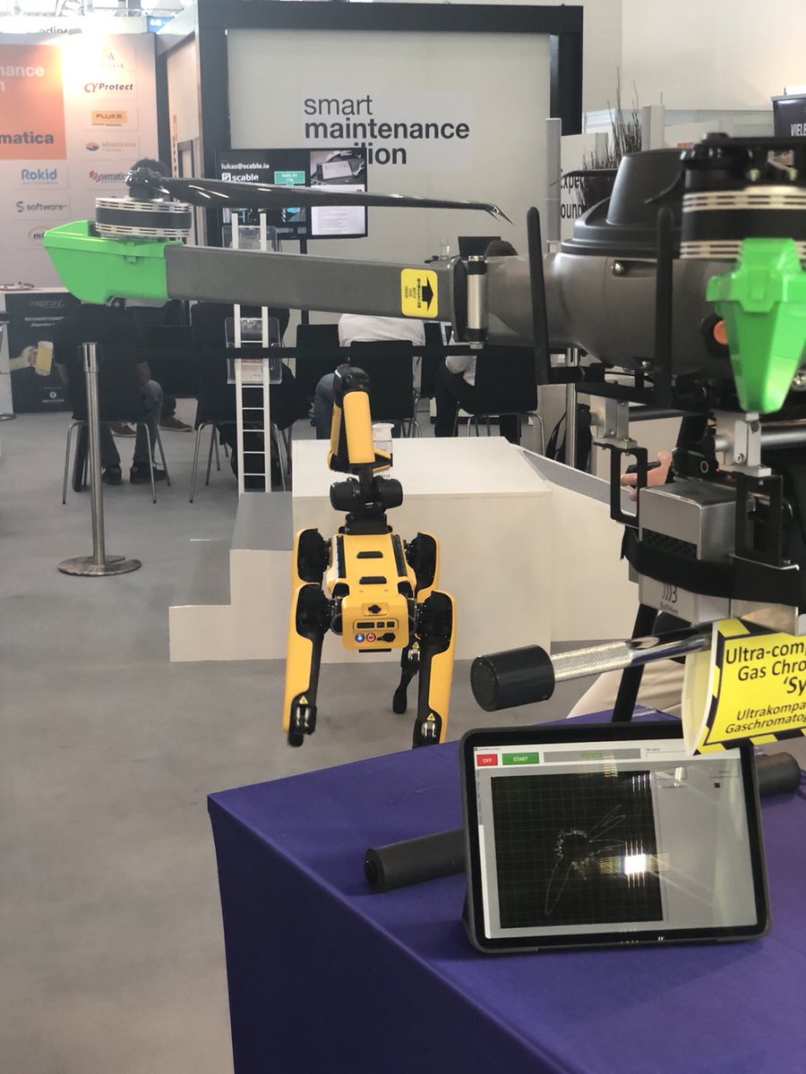 Ball_Wave's tweet image. #AUTOMATICA,#ballwave,#ガスクロ
お隣は、ロボット犬のブースです。(^ ^)