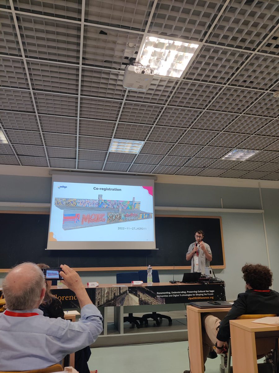 Very honored to present our latest research on #graffiti #changedetection in @projectINDIGOeu during @cipa2023 in Florence

#CIPA23 🇮🇹🤝🗺️

@geodepartment @GJJVerhoeven @Norbert_Pfeifer @photo_TUW