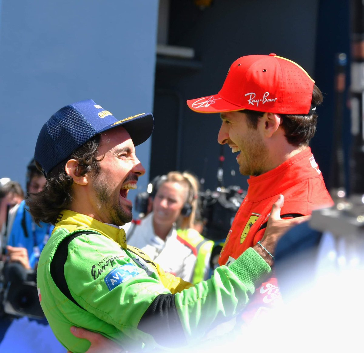 Top photo with my friend <a href="/Anto_Giovinazzi/">Antonio Giovinazzi</a> 
Arigato Midori Ikenouchi 🫶🏽
<a href="/FIAWEC/">FIA World Endurance Championship</a>