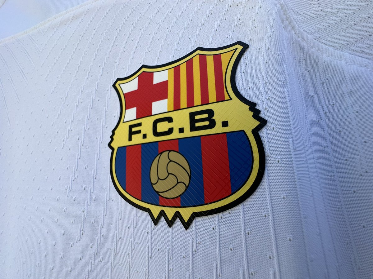 ❗️ [𝗘𝘅𝗰𝗹𝘂𝘀𝗶𝘃𝗲 =>📸] [Player Issue] 
⬜️⬜️ [@FCBarcelona] Away Kit 23/24 [𝗟𝗢𝗡𝗚 𝗦𝗟𝗘𝗘𝗩𝗘] 👀

[@Footy_Headlines 🤝] 💣