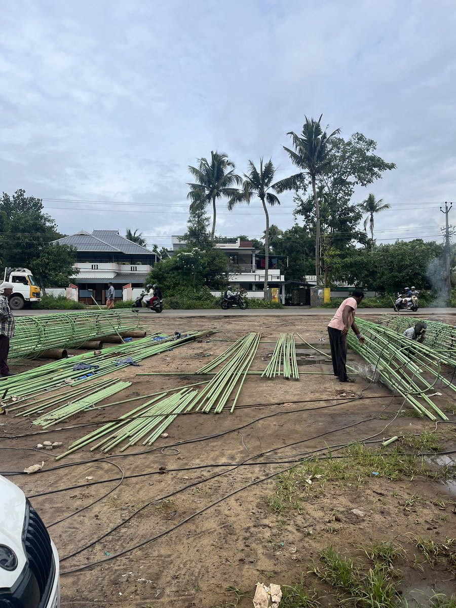 PishonTo's tweet photo. @nitin_gadkari @NHAI_Official NHAI_Official @nitin_gadkari "Living next to the new NH 66 construction, I eagerly await its completion. But it's frustrating having to constantly shout at workers to clear our way in case we need to leave. Let's ensure our right to access isn't blocked. #NH66 #IndianCitizens" https://t.co/re1kue5yHm