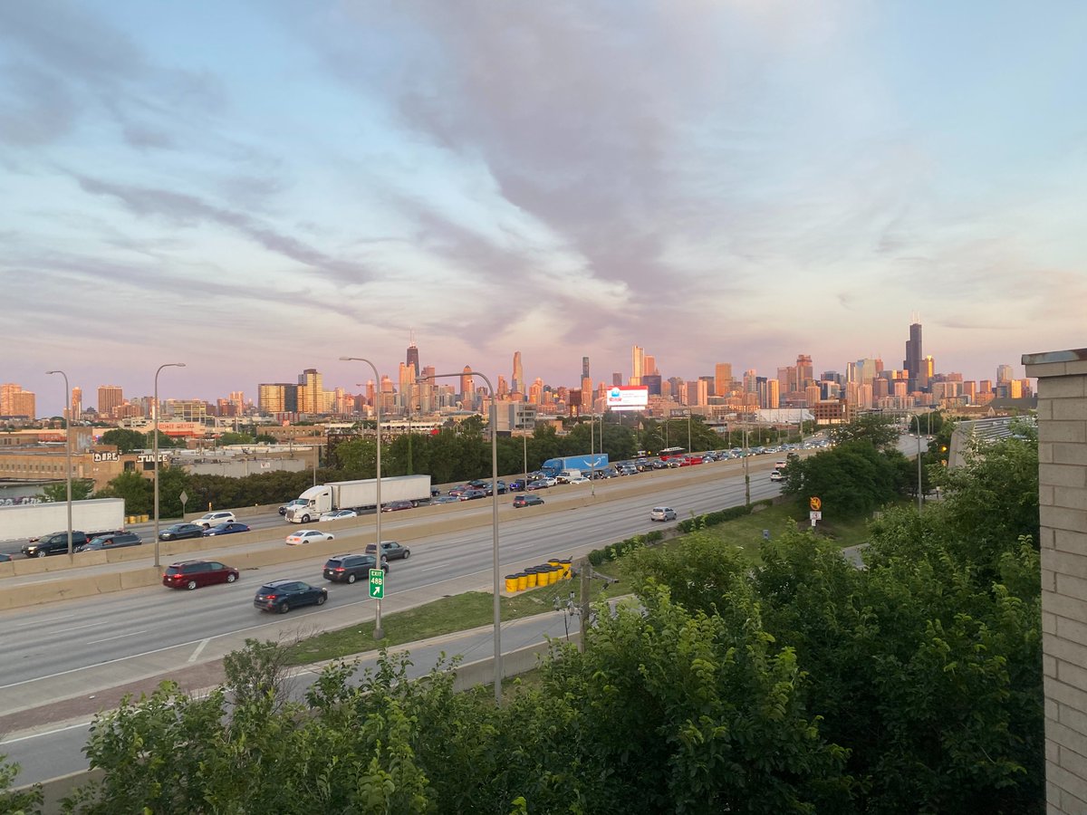 JakeSheridan_'s tweet photo. Here's Chicago today (left) and Chicago on a normal, clear day from the same spot (right).

The smoke blanketing Chicago came from Canadian wildfires. People should "consider limiting prolonged outdoor activities," according to the National Weather Service. https://t.co/B6gx2P6FIZ