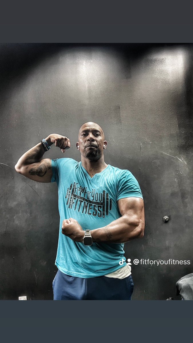 #bigarm #biceps #flex #fitness #fit #gym #bodybuilding #bodybuilder