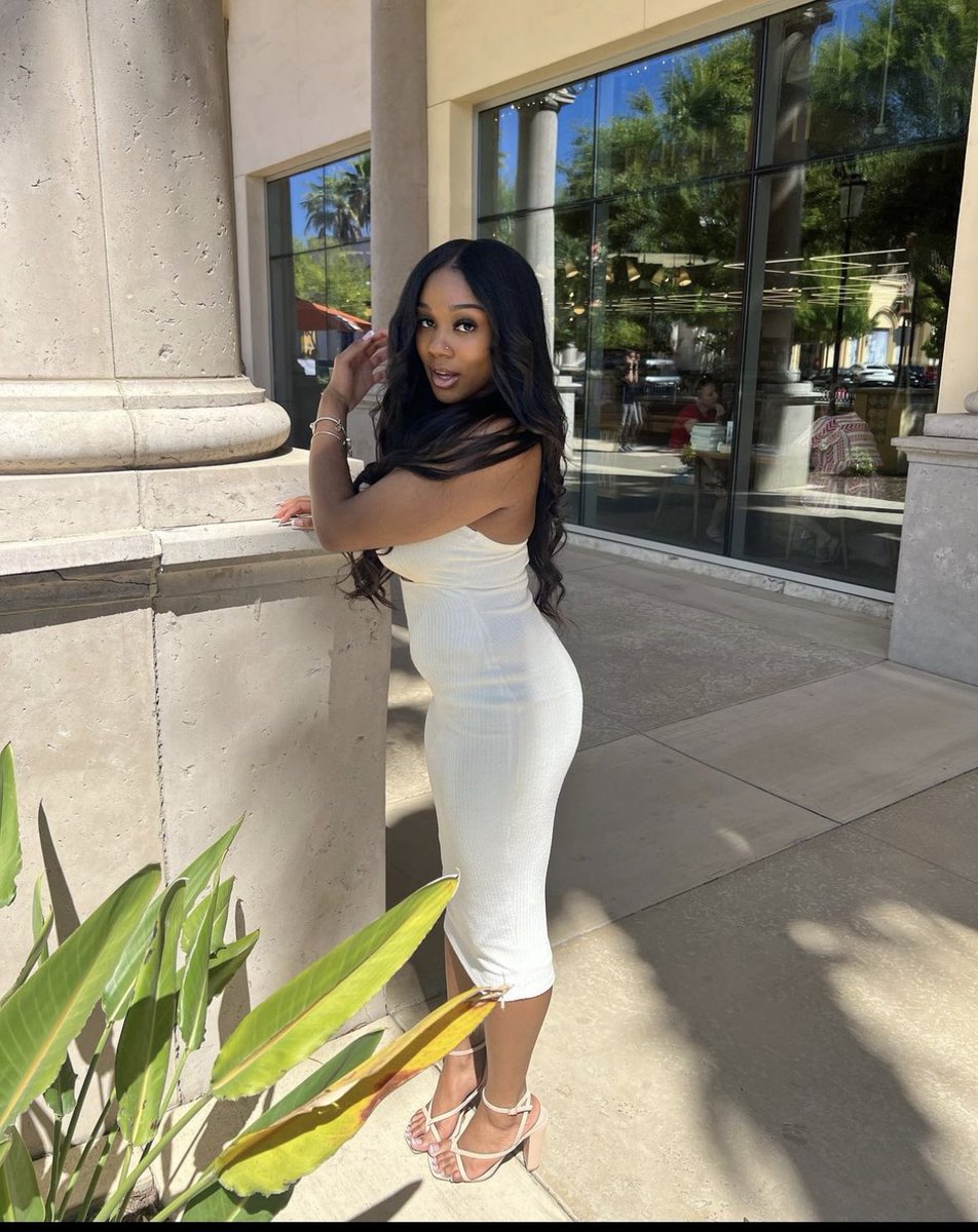 ShaylaaLayyeee's tweet photo. I peep a fine a💚💚 #Layyeebabe when I see one 🥰🔥 @jademcrisp  birthday look was SERVING🔥🔥. Gorgeous Queen🥰 

#LayyeeStyle #Layyeebundles https://t.co/gNiegs9arv