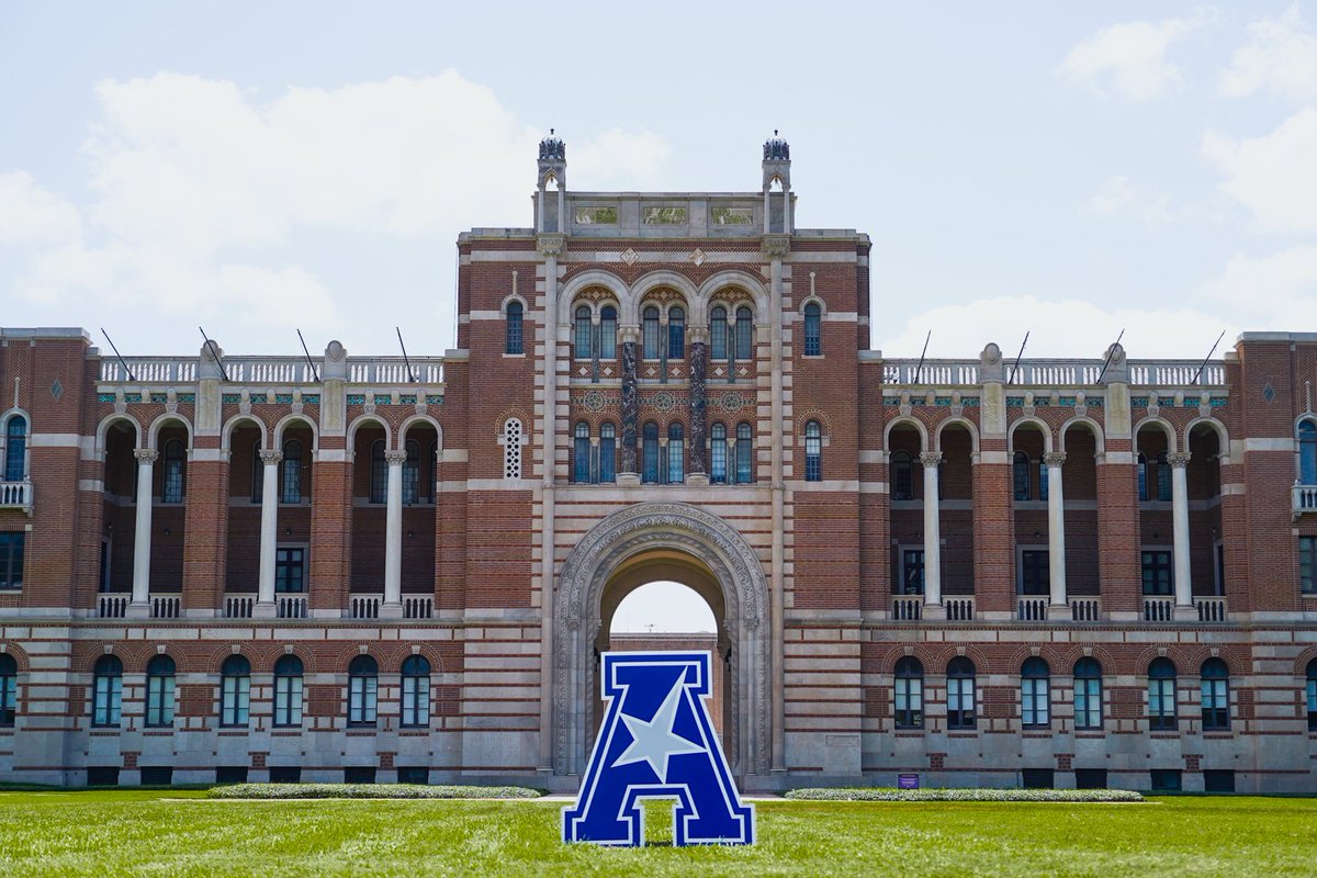 RiceAthletics's tweet photo. Feels like home

#GoOwls👐 https://t.co/wFalUwEgEP