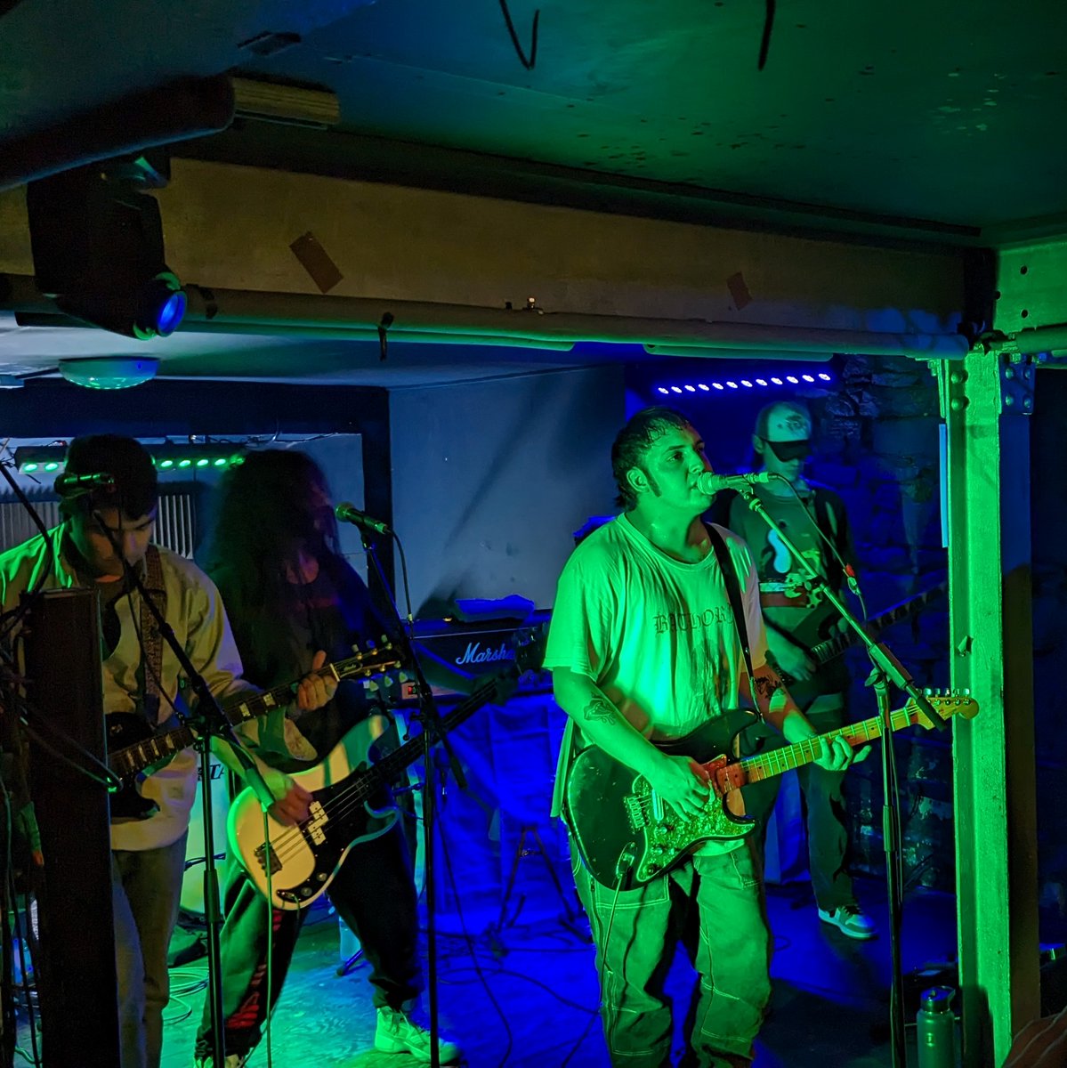 causticwaves's tweet photo. Narrow Head - Broadcast, Glasgow

(continued...)

#narrowhead #glasgow #broadcast #livemusic #posthardcore #alternativerock #shoegaze @NARROW_HEAD @BroadcastGLA https://t.co/1qF25h1ePZ
