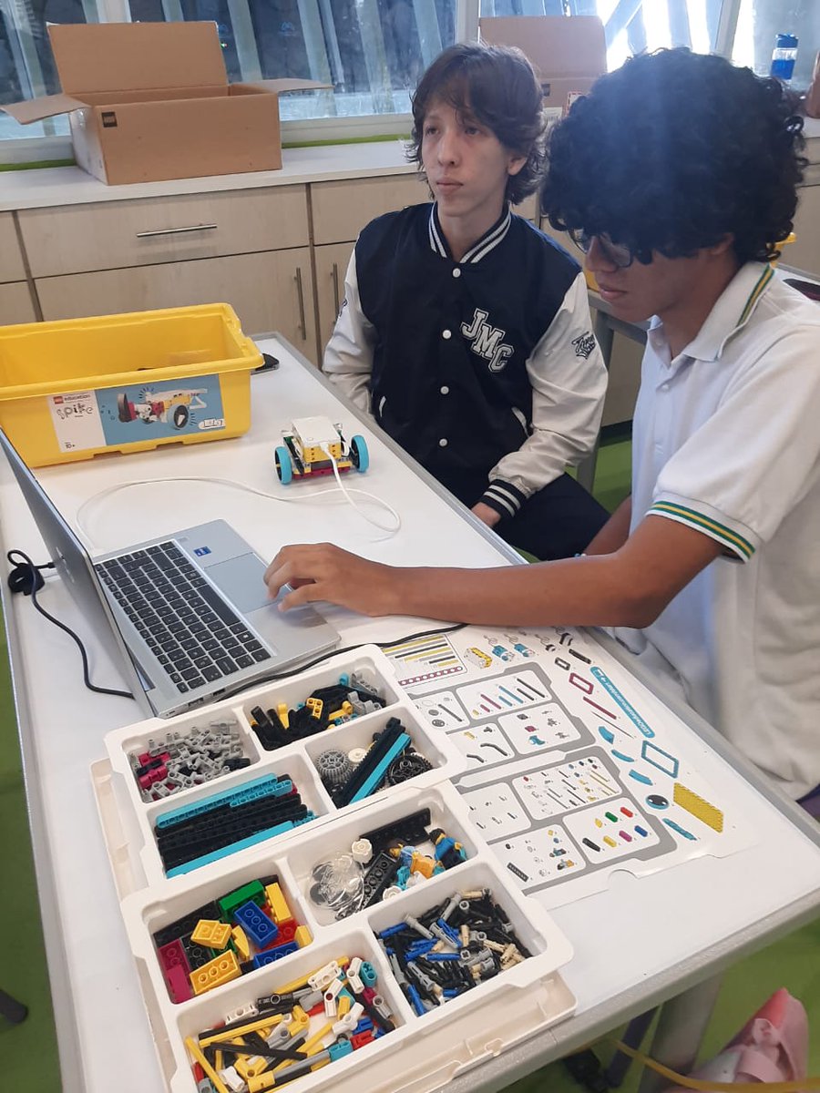 efrcastro826's tweet photo. @Educacion_Cali @AlcaldiaDeCali @darwinlenis @JorgeIvanOspina @TICAlcaldiaCali @METROCALI @Mineducacion @RedTiCali @NoralbaGarcia Desde @Educacion_Cali seguimos potenciando la articulación con los ecosistemas de innovación del distrito con @RedTiCali, de cara a una educación al ritmo del desarrollo tecnológico👾. https://t.co/FCvDWOsO3u