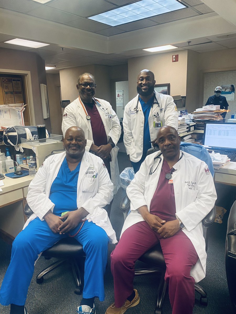 Stars aligned and I got 3 of my mentors in one pic to end my final IM rotation. They have poured so much into me over the past year and have been my family away from home. I’m beyond grateful for these #BlackMenInMedicine #MedTwitter