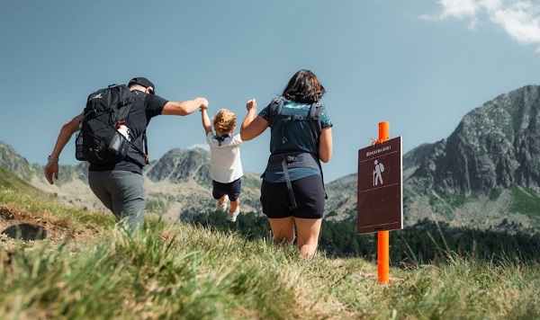 NieveAventura's tweet photo. https://t.co/5UuflyNdCP
Baqueira Beret abre un verano redondo con la apertura de los remontes y diversos caminos para el senderismo y la BTT
#montaña #senderismo #bicicleta #baqueira #beret #valdaran #aneu #lleida #aralleida #summer https://t.co/qf2CzDLpPa