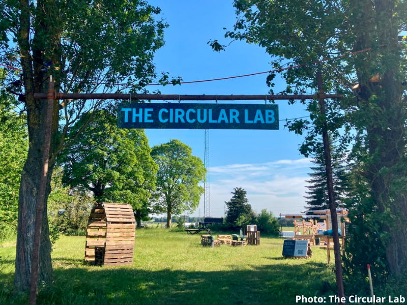 denmarkdotdk's tweet photo. Did you know that the biggest music festival in Denmark is also a platform for developing circular solutions of the future?♻️

The initiative The Circular Lab at Roskilde Festival invites young entrepreneurs to test their solutions on a young audience in a temporary environment. https://t.co/IYPy31xPvX