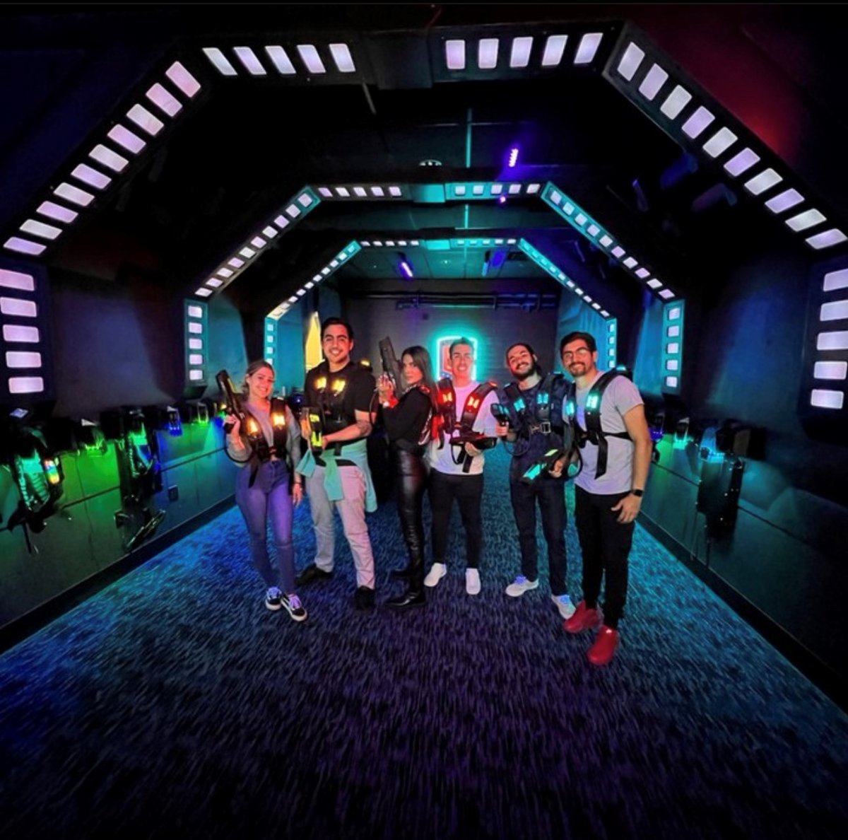 AndrettiKarting's tweet photo. Team up with your friends and family and take on opponents in our thrilling multi-level laser tag arena! #Andretti #LaserTag #FamilyFun #attractions #TeamBuilding #TeamBonding #GroupEvents https://t.co/YiueENH06N