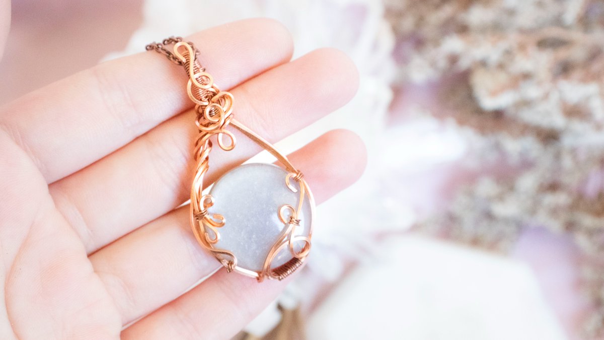 Celebrate the ethereal beauty of the 'Folklore' era with our captivating pendant! ✨🎶 Inspired by Taylor Swift's enchanting album, this gray moonstone pendant embodies the essence of storytelling and connection to nature, evoking the magic of the moonlit forest.