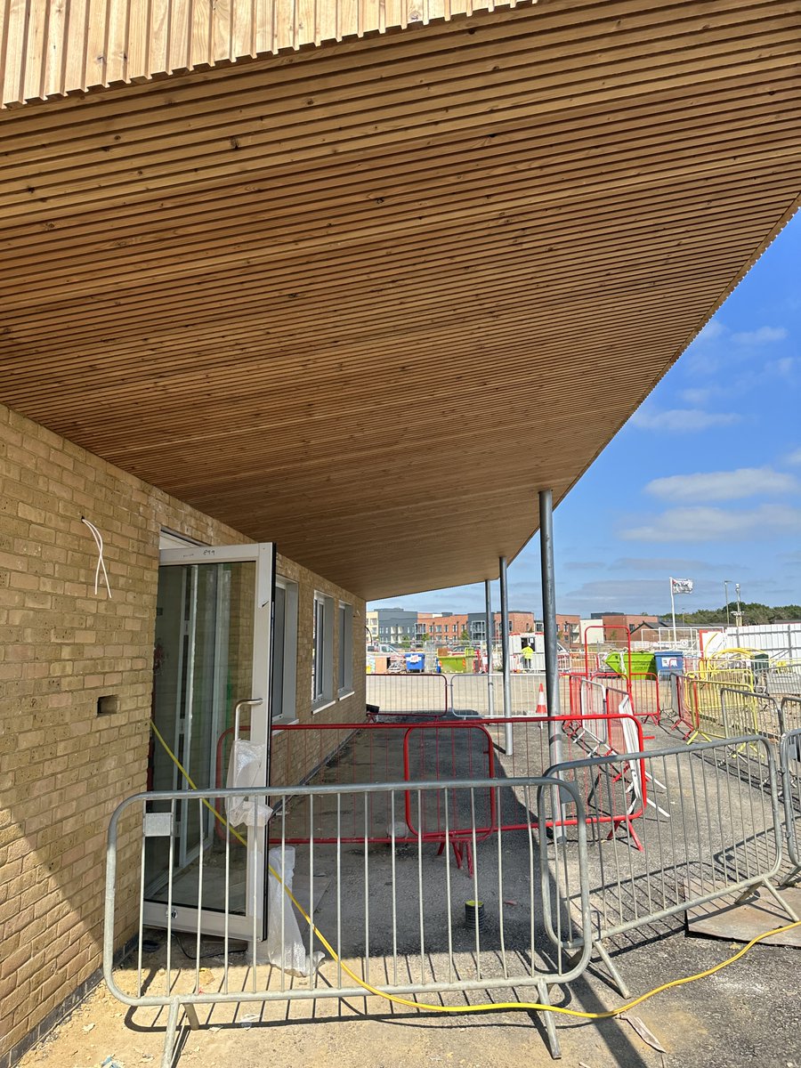 BCLTimber's tweet photo. Last month our work was completed at Graven Hill Primary School in Bicester for @kierconstruct 

Looking good team! https://t.co/awVnAGt3nx