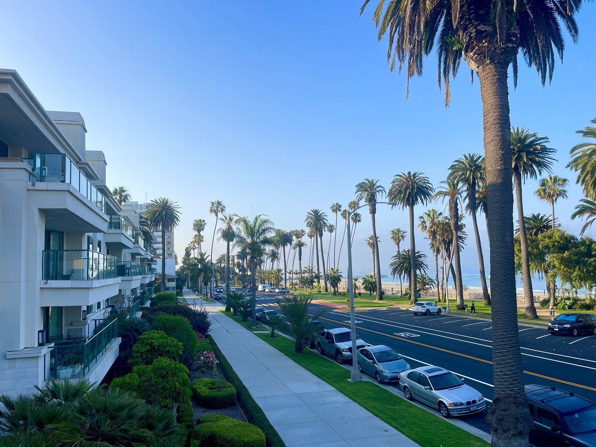 Santa Monica #Weather:

Early Sea Mist & a bunch of sun today 

High of 70°

Sweet!

🌴🎡🏄🏾‍♀️ 🇺🇦 

#California #CAwx