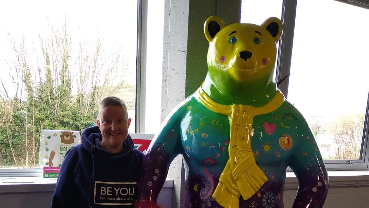 🐻✨ 'Magnificence' bear by <a href="/LucySheffield3/">Lucy Sheffield Art, Books & Cushions</a> is here to captivate your hearts at <a href="/DartingtonUK/">Dartington Crystal</a>! 🎨🌟

Embark on an exciting summer holiday activity and visit Dartington to witness the awe-inspiring artistry of Lucy's creation. 🏞️✨

#chswBearHunt #MagnificenceBear  #BearHunt