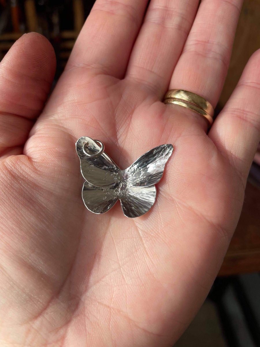 When the silver literally feels like it comes alive in your hands 🦋

#TheCraftersUk #bizbubble #UKMakers #Shophandmade #htlmp #SBSwinner #SmallBusiness #SBSnetwork #CraftBizParty #MHHSBD #SmartSocial #womeninbusiness
#jeweller #silversmith