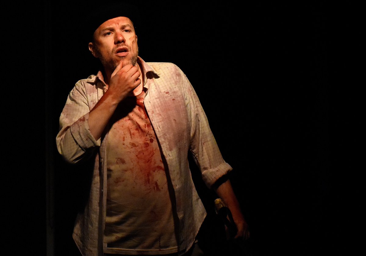 Este viernes 30 de junio hay función de Hijo del Campo, hay varias promociones vigentes. 

Entra al link para comprar tu entrada
alternativateatral.com/obra41658-hijo…