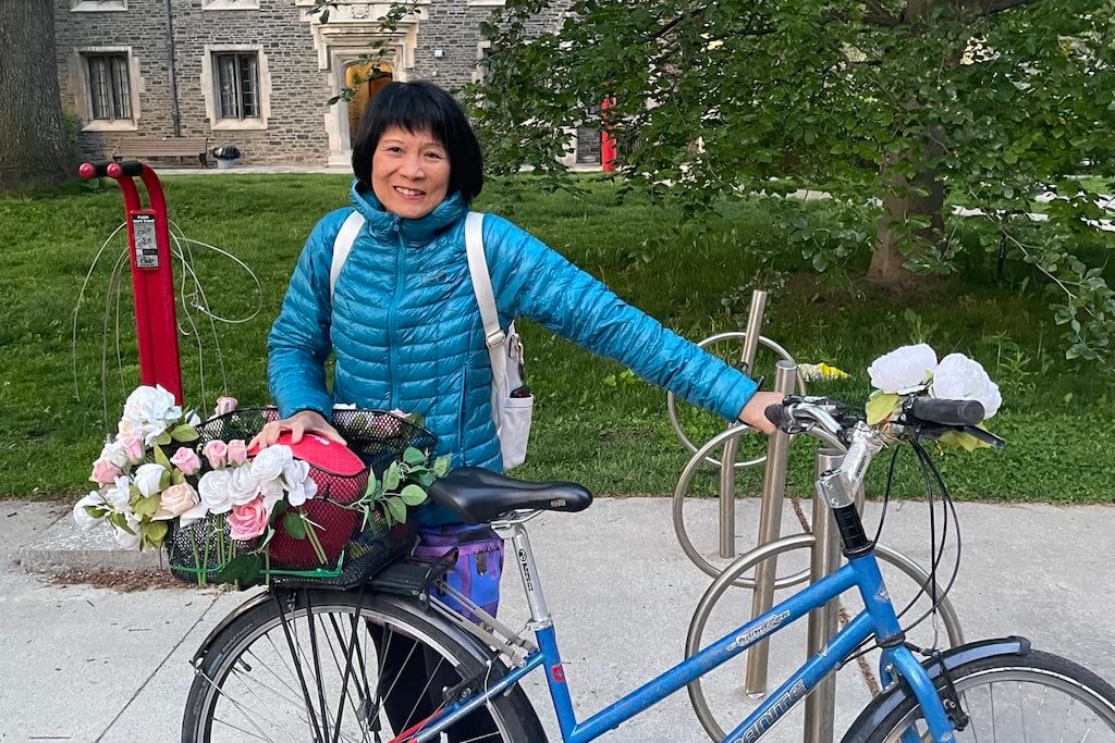 grescoe's tweet photo. Olivia Chow is #Toronto's mayor, which is great news!  

Did you know she's also a day-to-day, get-to-work bicycle rider?  

Massive change for a city whose leaders have done so little to build safe &amp; extensive bicycle infrastructure.  
https://t.co/Xp1pNmMFtQ https://t.co/gQ9F8le8CJ