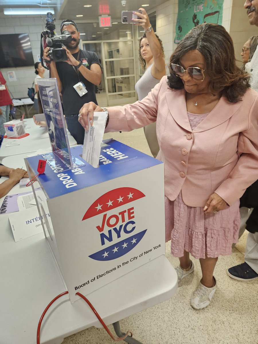 It's #ElectionDay in #NYC folks! Get out and #vote! If you asked for an absentee ballot (like I did) you can drop off your ballot at your designated site OR mail it in. #Harlem #NumberOne