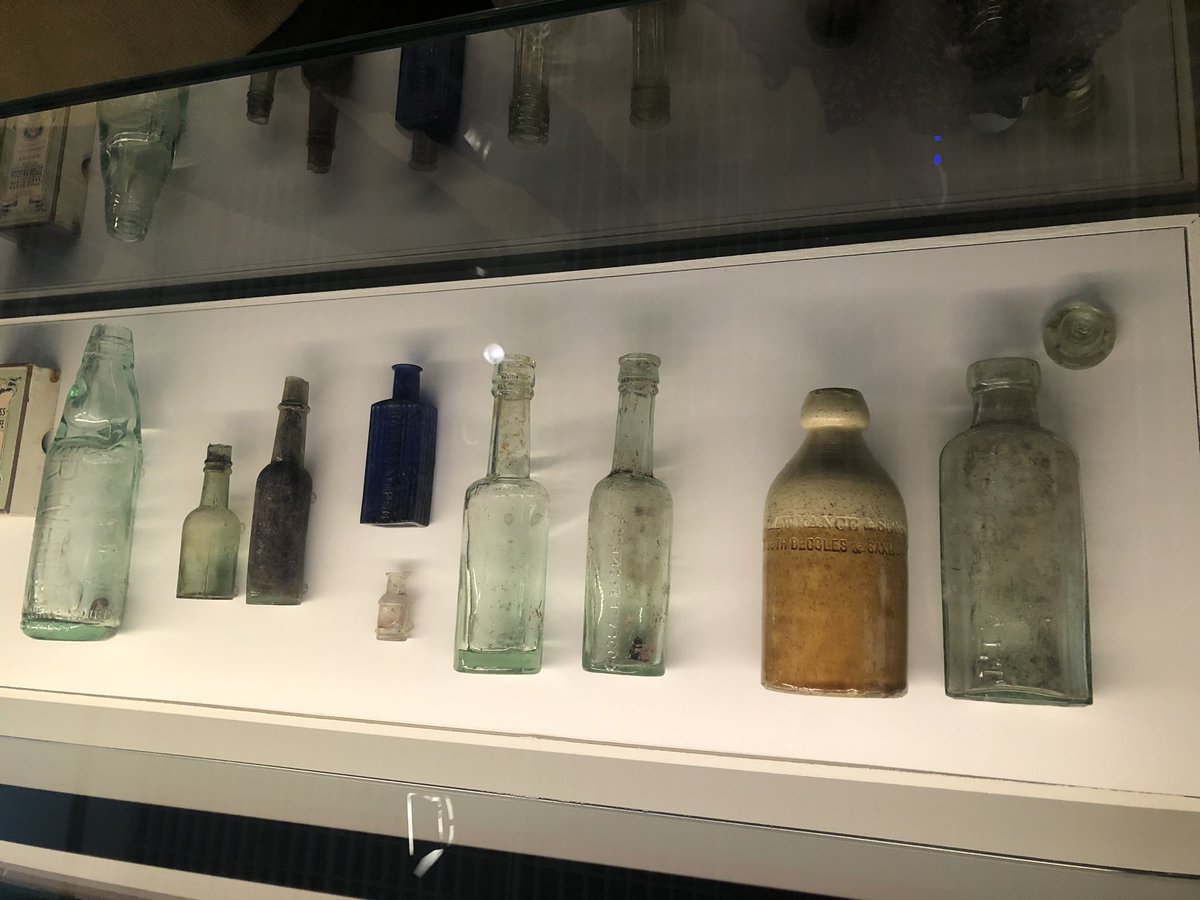 Currently visiting the “Throwaway: the history of a modern crisis” exhibition at @HistoriaEuropa. You can see the first #singleuse glass bottle from the 19 century from landfill in England. No change in the shape, let’s stop wasting resources and move towards #reuse in the #PPWR