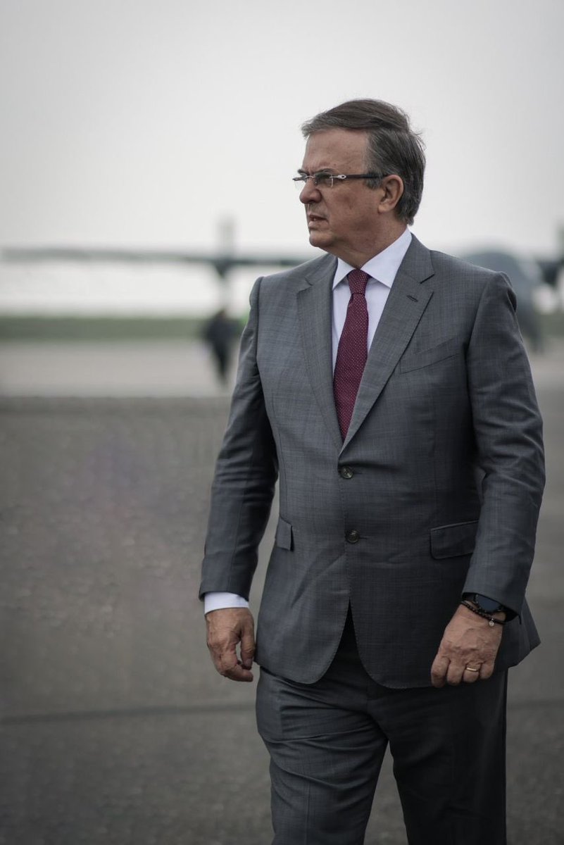 luzmiazul's tweet photo. Si se ve como presidente, habla como presidente, camina como presidente…

⁦@m_ebrard⁩ será nuestro futuro presidente. 

Por capacidad, lealtad, eficiencia, eficacia y sensibilidad social…

#MejorMarcelo https://t.co/OJ359qUbvq