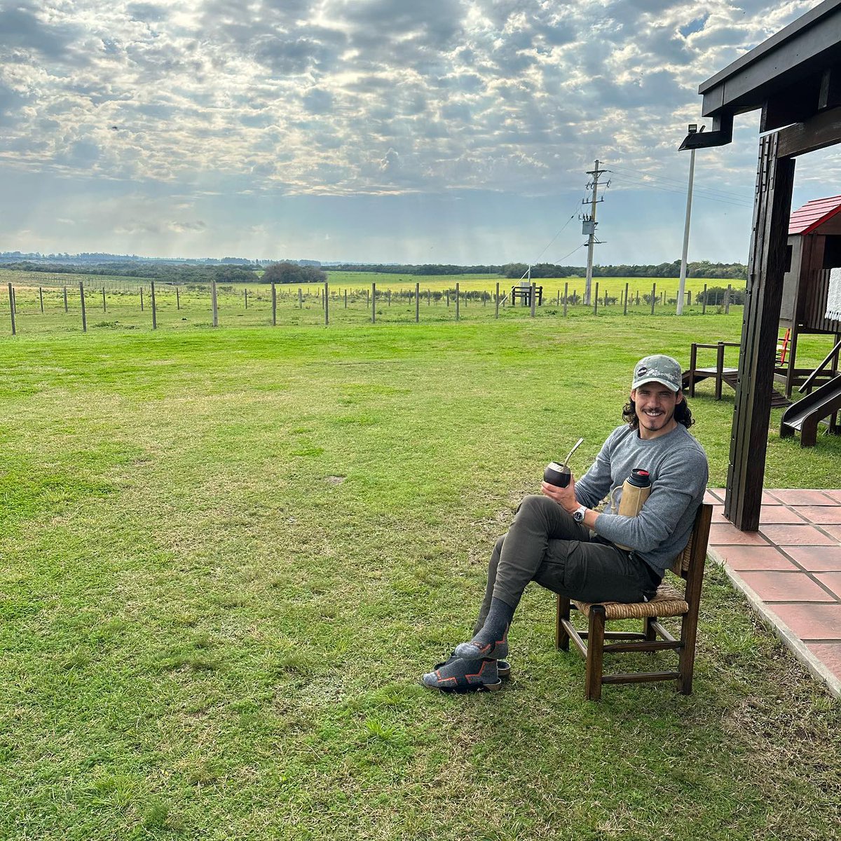Edi Cavani Official tweet media