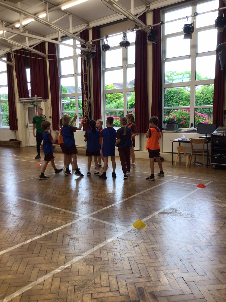 Another wonderful health week activity… handball 👏 #RudstonHealthWeek #RudstonPE