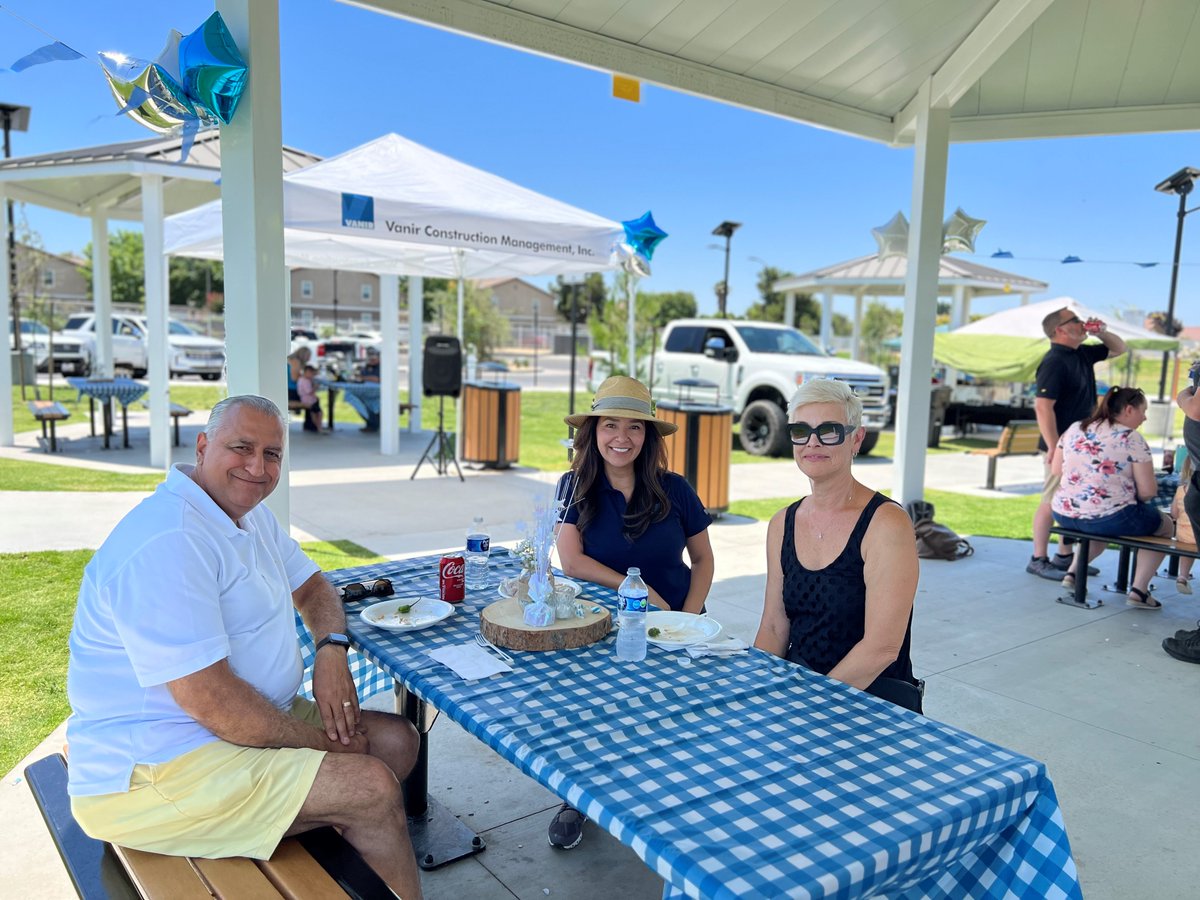 VanirCM's tweet photo. #WeAreVanir's Central California #team had a fun-filled day at the Vanir #family picnic! It was held in the City of #Corcoran at the new #GatewayPark, a Vanir project, known for its world-class pump track. #CentralCA #Picnic https://t.co/2aAIb7MtXG