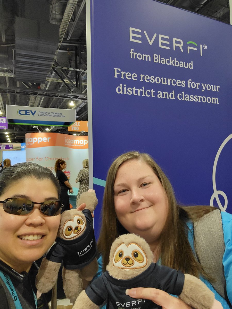 StemEmk's tweet photo. We got @EVERFIK12 AND sloths!!! Having fun and learning a ton at @ISTEofficial #ISTE23 @EMKsusinskitech @StemEmk @NicoleFoulksEMK @EWRSDK12 https://t.co/jUNIBRElfD