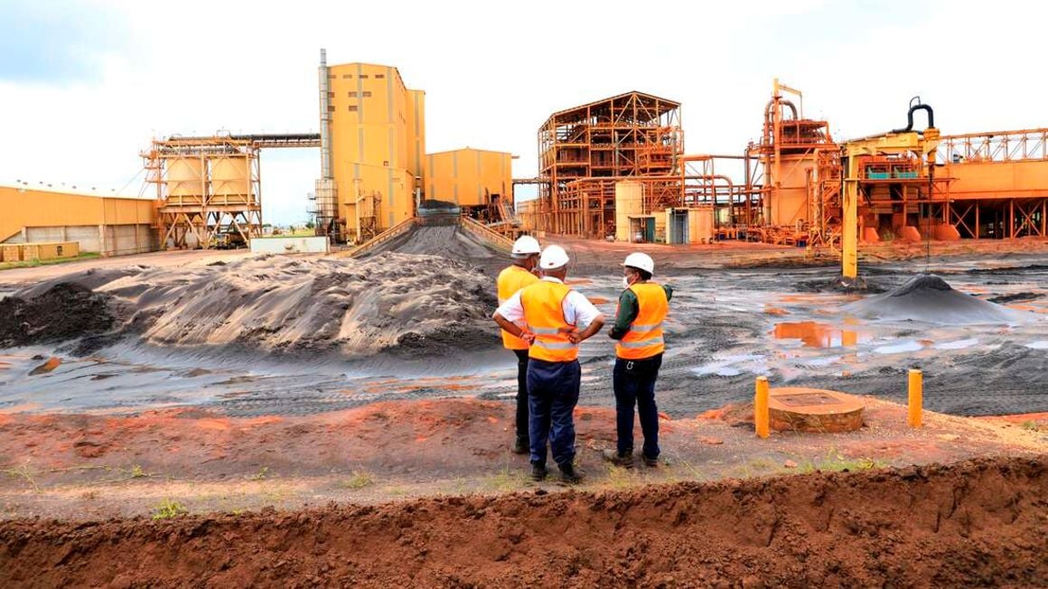 Base Titanium is projecting a drop in production at its Kwale operation by nearly half in the financial year starting July, signalling reduced royalties for the Treasury.
bit.ly/3PxpqW9