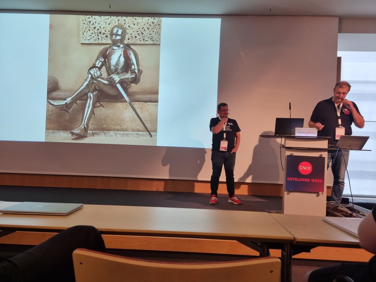 Ina Einemann (@ieinemann) on Twitter photo Bestes Storytelling bei <a href="/Je2Do/">Jens Donig</a> und Martin Künzle. Ritter und Hofschmiede statt Kunden und Architekten beim Vortrag "Mikrosprints - Königliche Erlebnisse im agilen Flow". #dwx23 Bestes Storytelling bei <a href="/Je2Do/">Jens Donig</a> und Martin Künzle. Ritter und Hofschmiede statt Kunden und Architekten beim Vortrag "Mikrosprints - Königliche Erlebnisse im agilen Flow". #dwx23