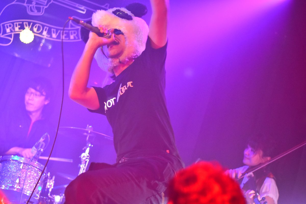onorabout_'s tweet photo. Taiwan gigs Tourをちょっとずつ公開 PT2🎻♪
#PandaGang #OnorAboutLive #livemusic #RockMusi #performance #musiclovers #concert #StagePresence #musicislife
#EnergeticPerformance #台湾metoo风潮 #台湾観光局 #台湾ツアー #台湾ライブ #ワールドツアー https://t.co/G6HV2AIBoM