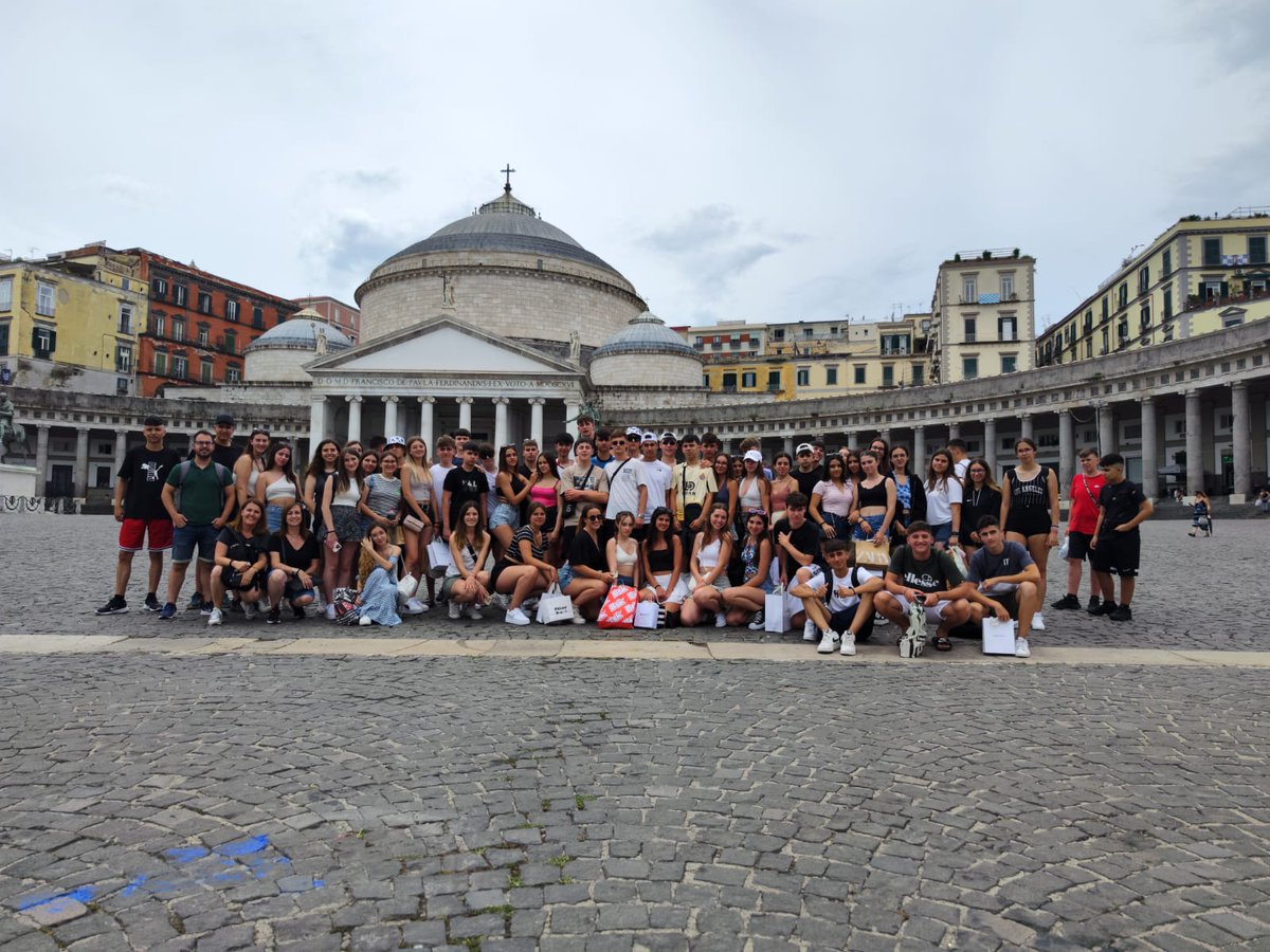 L'alumnat d'ESO ha acomiadat el curs amb diverses sortides i viatges:
1r d'ESO, sortides pel nostre municipi i activitats aquàtiques a Riumar; 2n d'ESO, colònies a La Ràpita; 3r d'ESO, colònies a Mont-roig i 4t d'ESO, creuer pel Mediterrani.