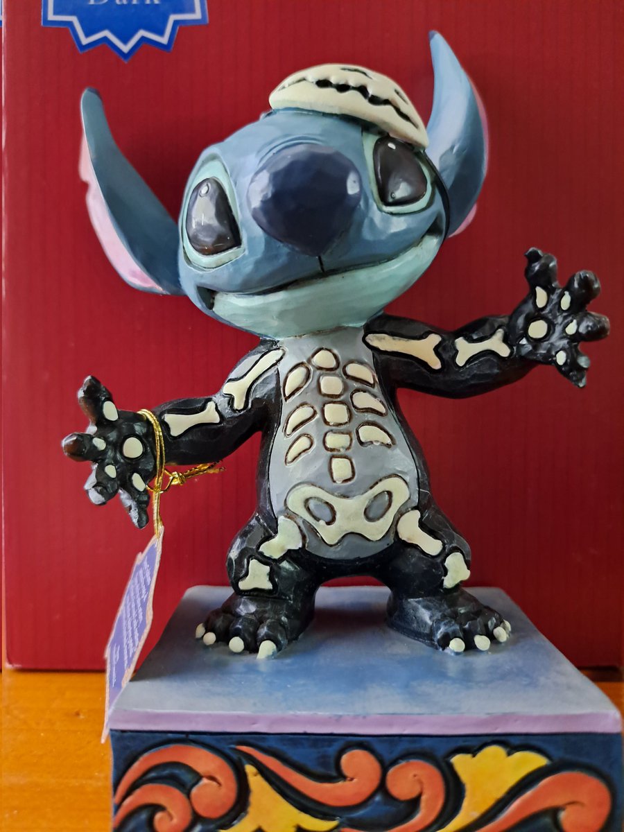 mark__bakker's tweet photo. New Disney traditions arrived today, #stitch and #mickeyandminnie #Disney100 #HappyMark https://t.co/rLBGhM5ttc