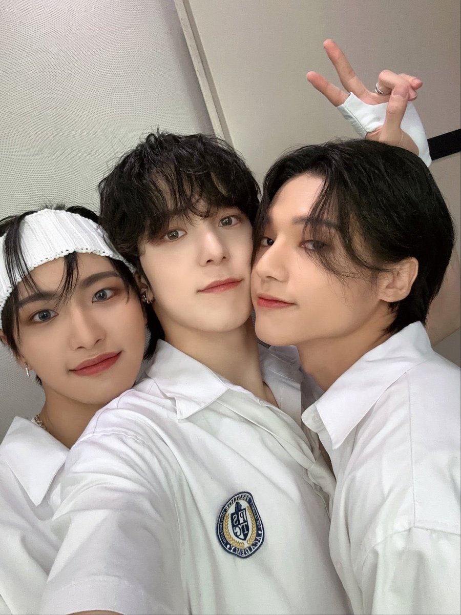 아니 이세명 본인들이 정한 조합명이 화투인게 ㅈㄴ웃김
1년사이에왤케가까워짐