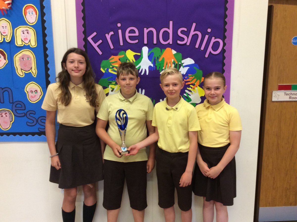 TheRichmondPri's tweet photo. Thank you to these pupils who are the #HouseCaptains of the teams who achieved the highest points, in the recent #Rounders #Competition @RichmondPEsport #PE #Sport
#Participation #SportingValues https://t.co/nevxhNTykx