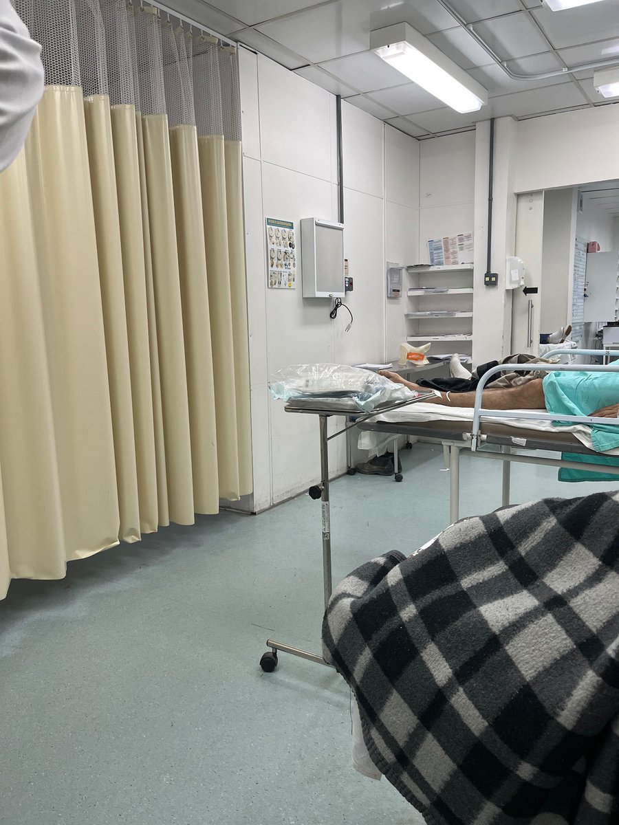 NauanyZ's tweet photo. Eu simplesmente amo hospital. Amo estar lá, o CHEIRO, a comida, a sensação https://t.co/8L3hx0quiv