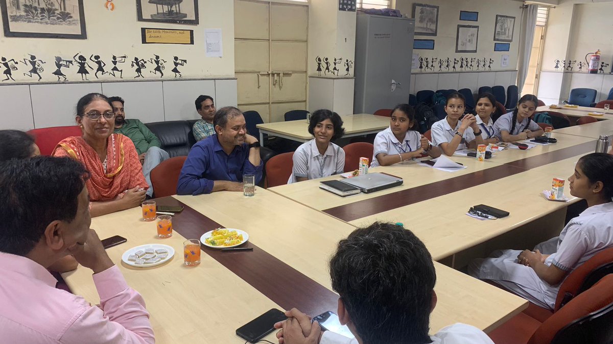 GALE_Alliance's tweet photo. Such a joyous and enlightening day at #ReadWithStudents held at Skv Aya Nagar! In the inspiring presence of @PbpandeyB, the children delved into the captivating biography of Vivekananda. Witnessing their enthusiasm for learning was truly heartwarming.
@Dir_Education https://t.co/uVjMGDc8CZ