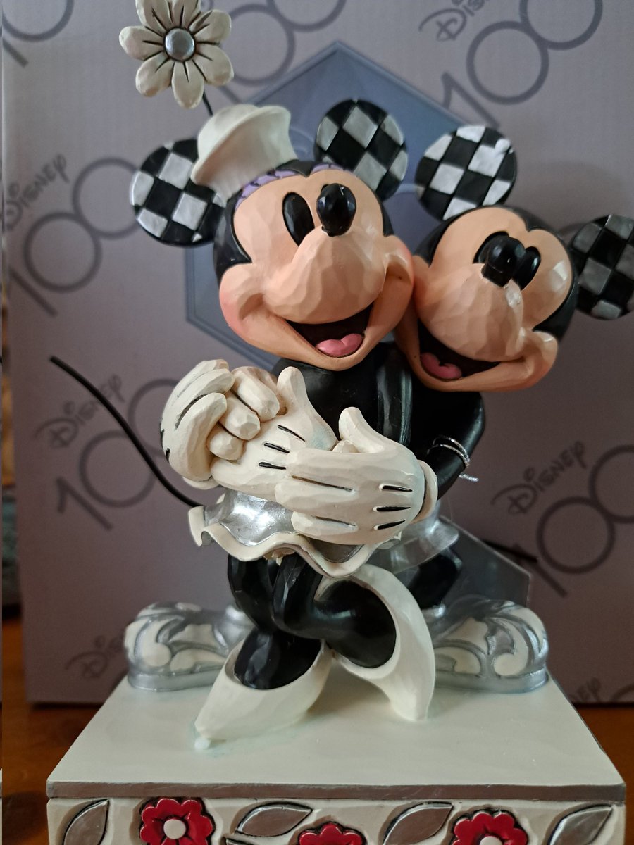 mark__bakker's tweet photo. New Disney traditions arrived today, #stitch and #mickeyandminnie #Disney100 #HappyMark https://t.co/rLBGhM5ttc