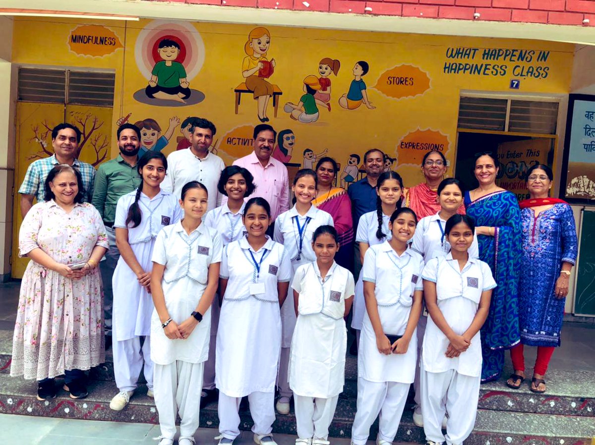 GALE_Alliance's tweet photo. Such a joyous and enlightening day at #ReadWithStudents held at Skv Aya Nagar! In the inspiring presence of @PbpandeyB, the children delved into the captivating biography of Vivekananda. Witnessing their enthusiasm for learning was truly heartwarming.
@Dir_Education https://t.co/uVjMGDc8CZ