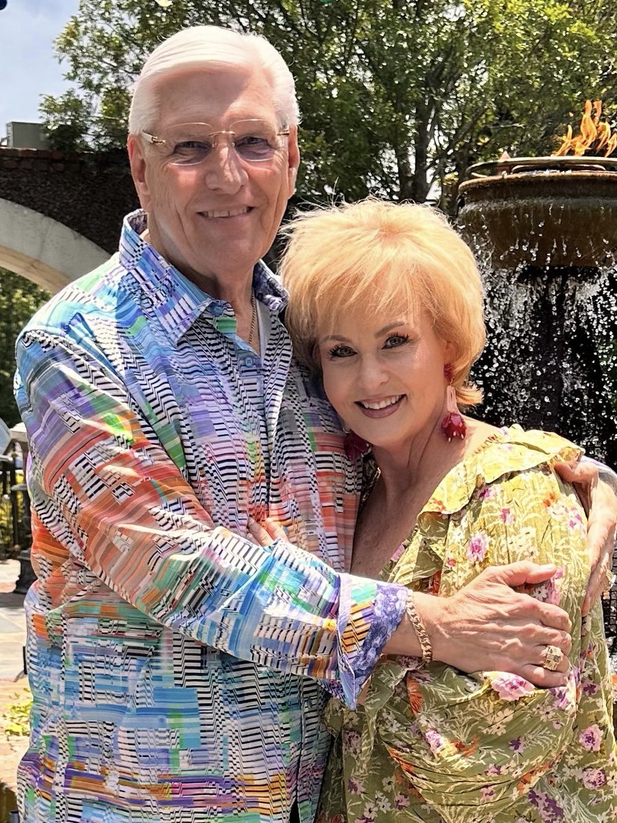 Dee Barker tweet media