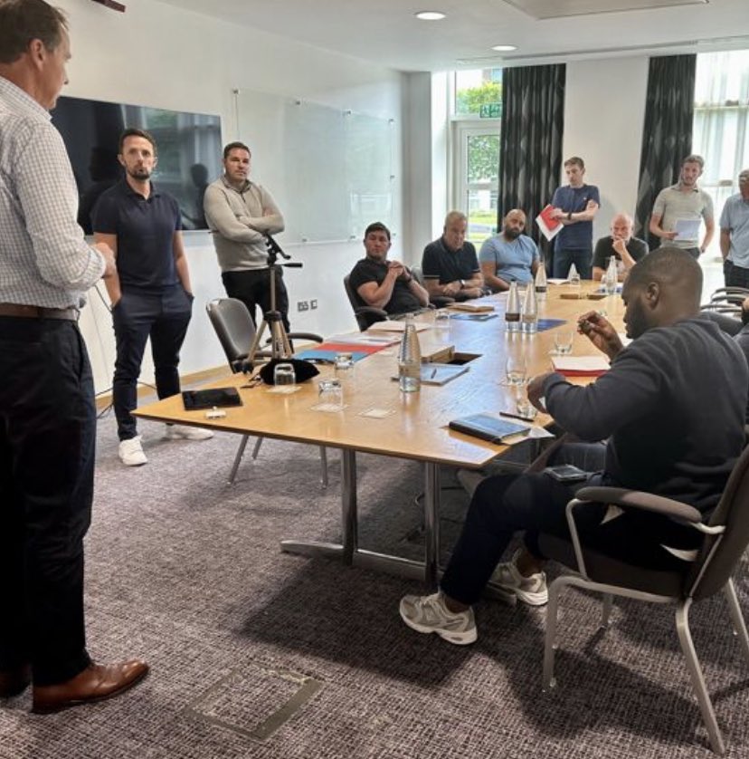 guins1's tweet image. Great two days at St. George's Park with the TID L4 cohort, negotiating &amp;amp; influencing the theme with excellent guidance as always from @NegotiatingGuru &amp;amp; @BridgeAbility. Fortunate to have @ChelseaFC Technical Director @Loz_Stew  join us to share his experiences ⚽️🏴󠁧󠁢󠁥󠁮󠁧󠁿🤝