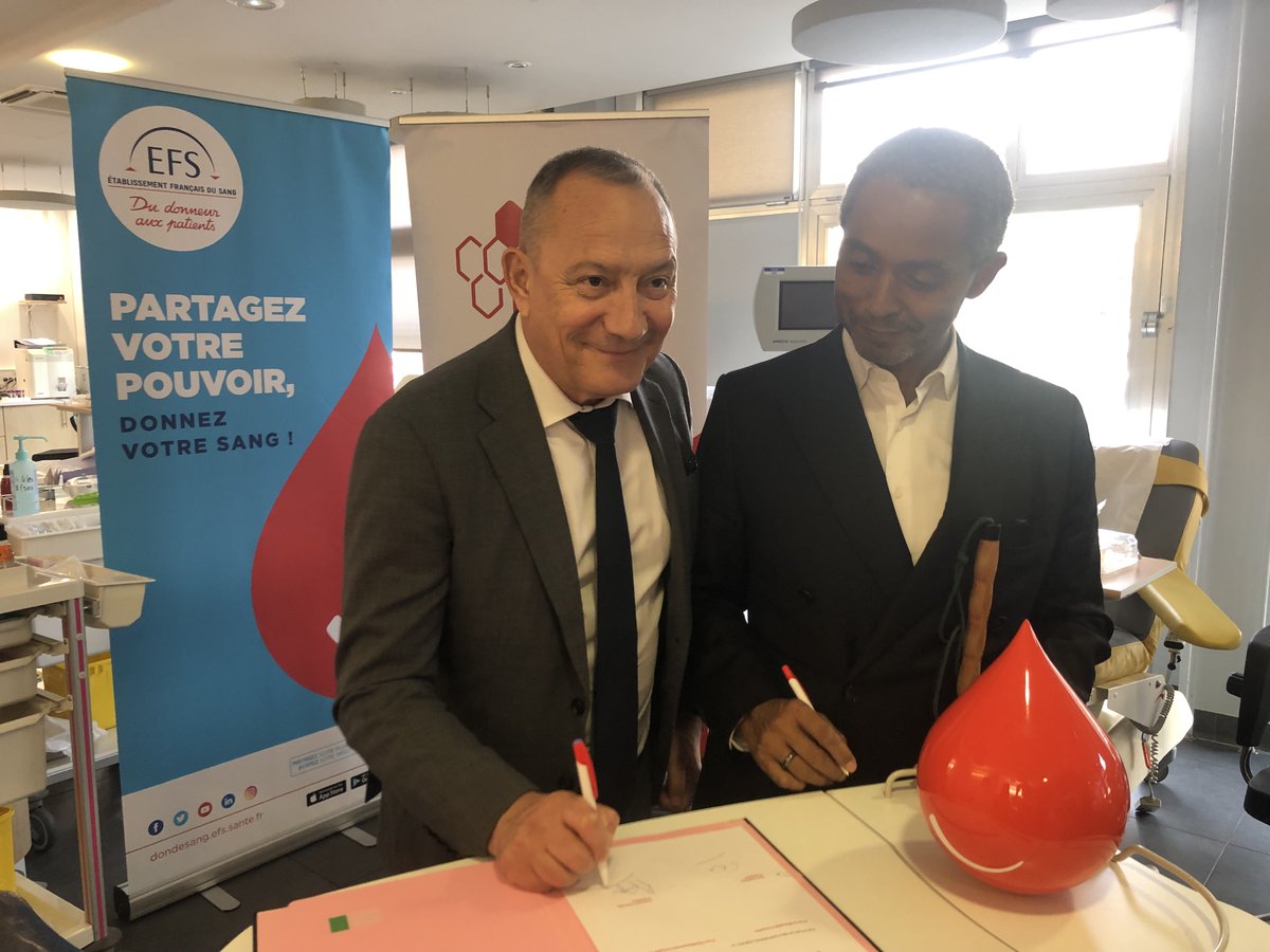 EFS_Sante's tweet photo. Pour la sensibilisation des citoyens à l’enjeu majeur de santé publique qu’est le don de sang, l’EFS et la @mutualite_fr se sont rassemblés hier autour de la signature d’une charte d’engagement.

Nous remercions la Mutualité Française pour cette collaboration essentielle. https://t.co/02huiMq3y1