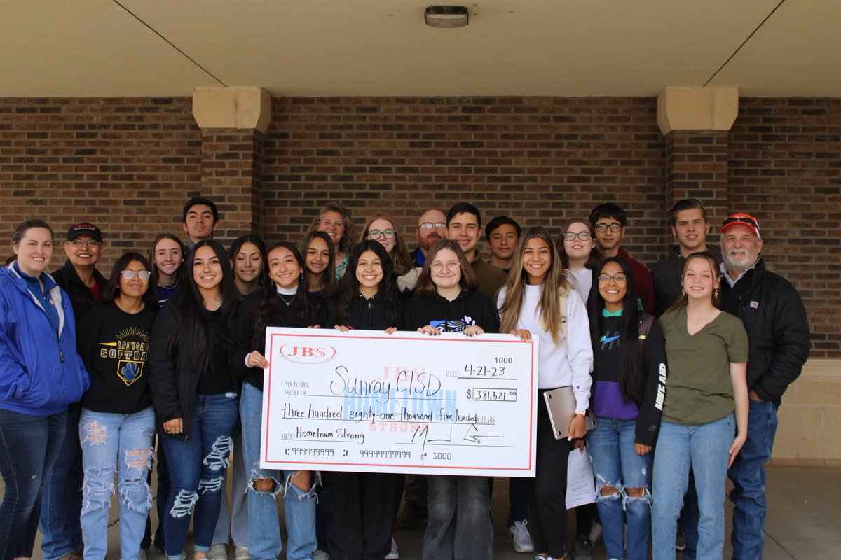 As part of our #JBSHometownStrong initiative in Cactus, TX, we invested over $381K in @SunrayISD1 to fund dual credit hours and Career Technical Education programs. The will also cover tuition and books, giving kids a head start at @AmarilloCollege and Frank Phillips College.