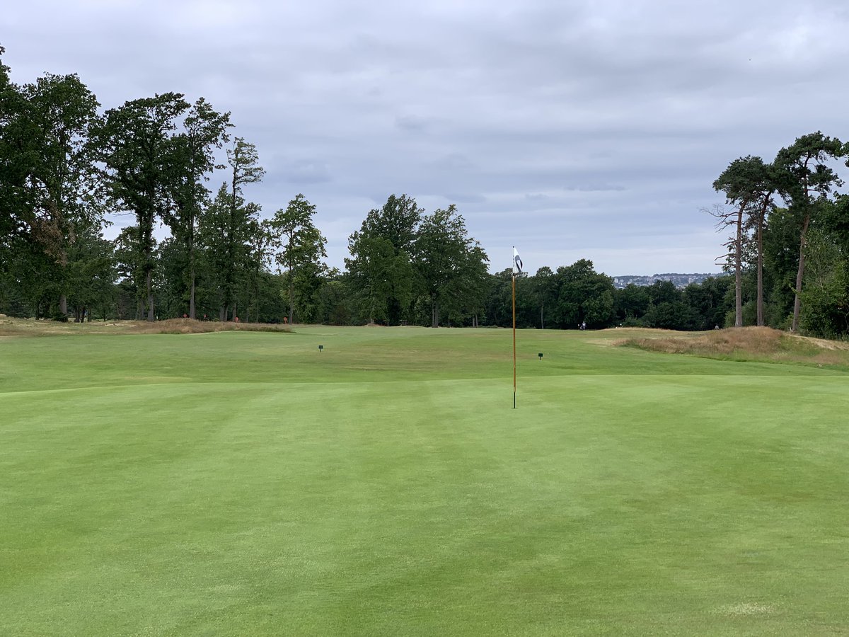 David_Redfearn's tweet photo. Looking splendid today @TheAddingtonGC  💥💥💥 @Paulkidby03 ⛳️⛳️ #GolfCourse #TheAddington #TopCourse https://t.co/U6TspLviTw