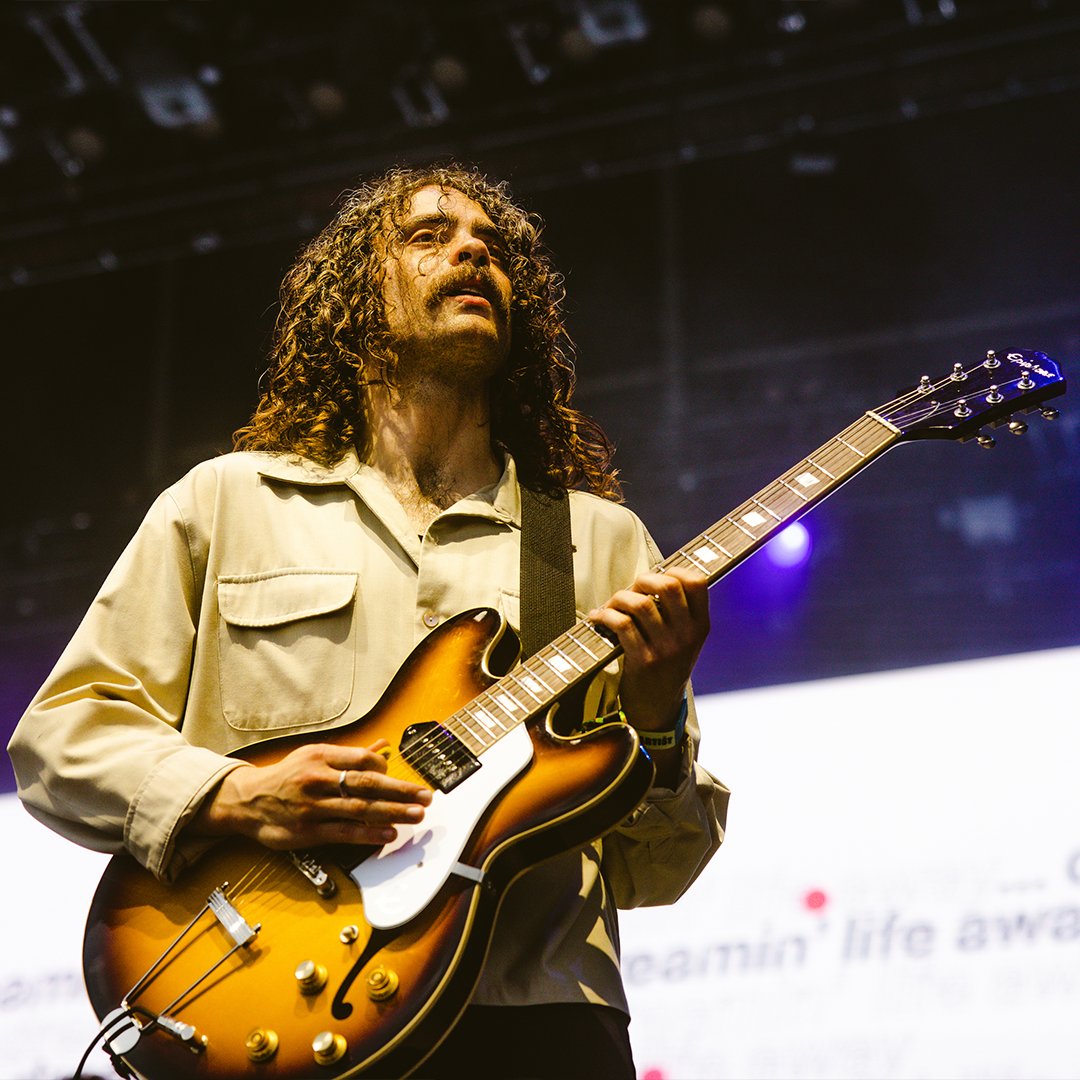 Bonnaroo's tweet image. still not over that @paramore set at #bonnaroo 😍