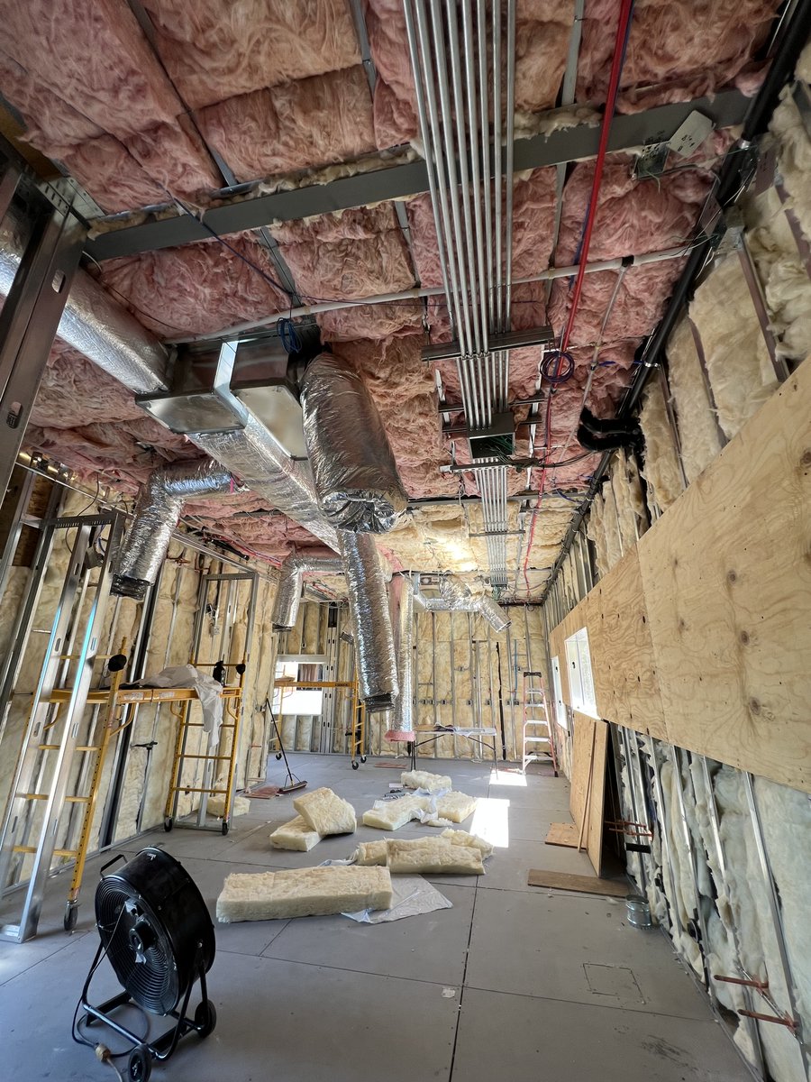 RussoModular's tweet photo. A MODULAR QSR IN REAL TIME: Week 7 interior and trims batt insulation install.

#thisismodular #thisisnotabox #coffeeshops #QSR #fastfood #drivethrus #russomodular #modularbuilding #entrepreneurs #franchisors #commercialdevelopers #franchisee #steelfabrication #madeinarizona https://t.co/n1D5U1ZM1J