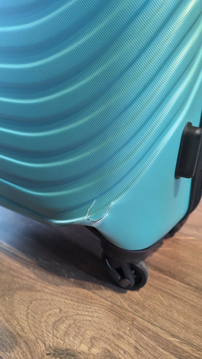 spuddenly's tweet photo. @DunelmUK hello! We bought a suitcase from you just before our holiday and it's already broken after one trip - we have the receipt - can we get a refund? https://t.co/tiWvIvyclH