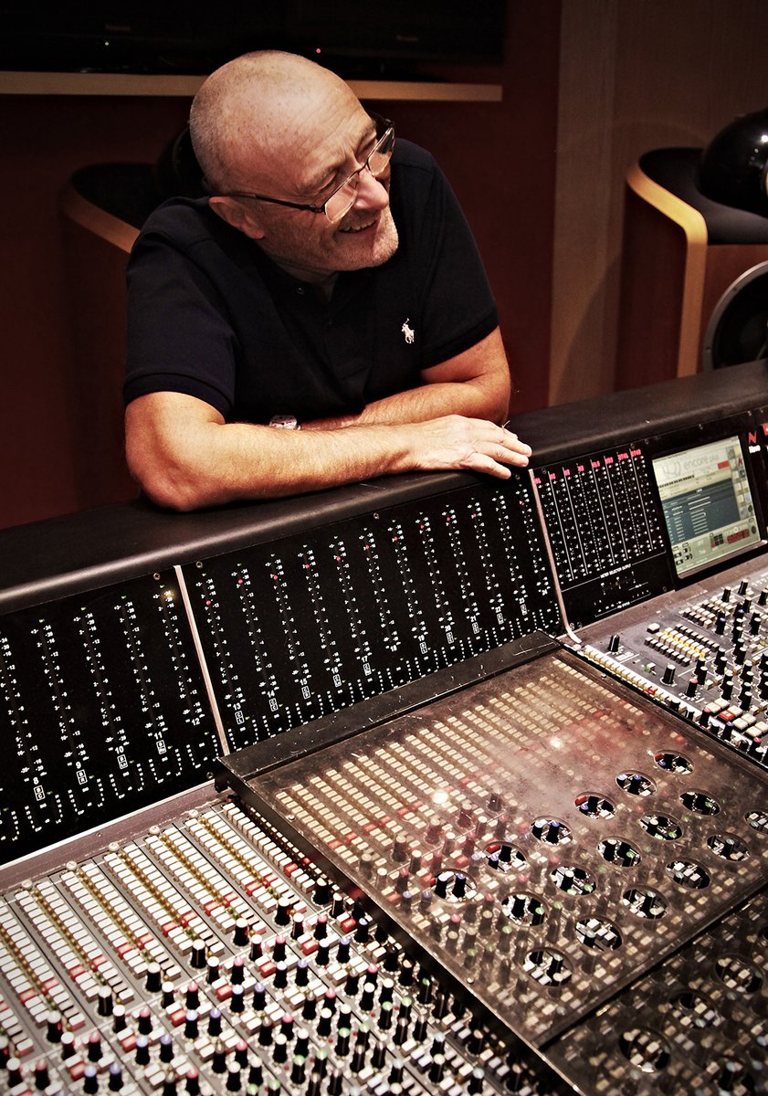 PhilCollinsFeed's tweet photo. At @AbbeyRoad Studios, 2016 🎚

Photo by Patrick Balls https://t.co/B83ebgAAQd